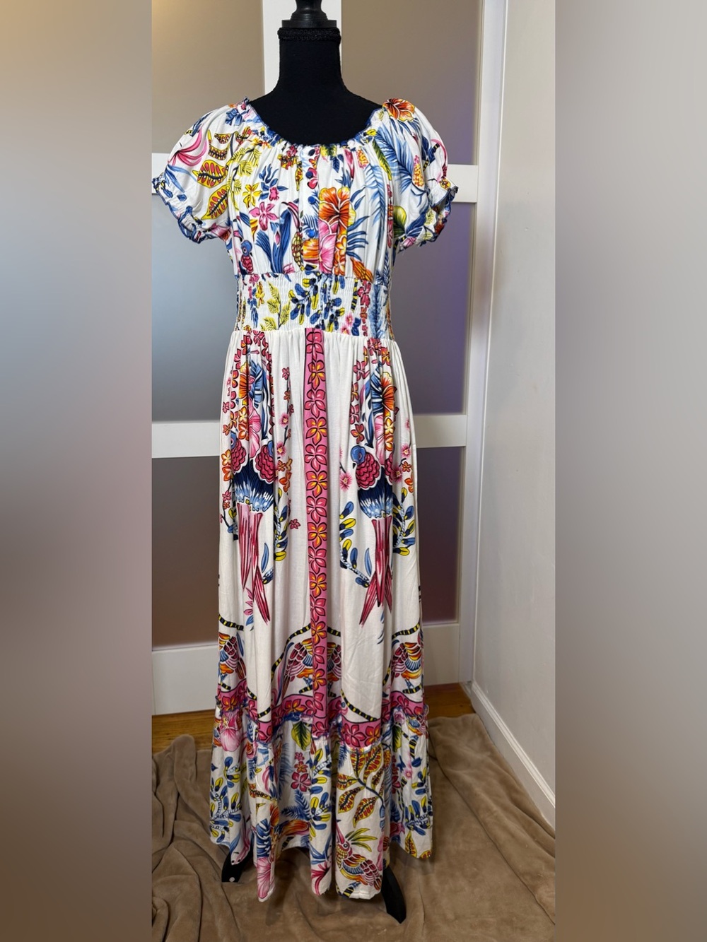 Me 2 Magic Floral Tropical Boho Maxi Dress, size Large.